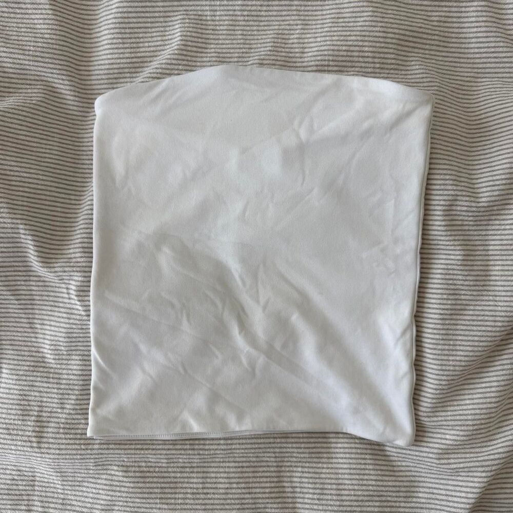 Aritzia Women's White Vest